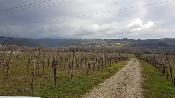 TRAUMHAFTES BAUERNHAUS IN UMBRIEN – ITALIEN
