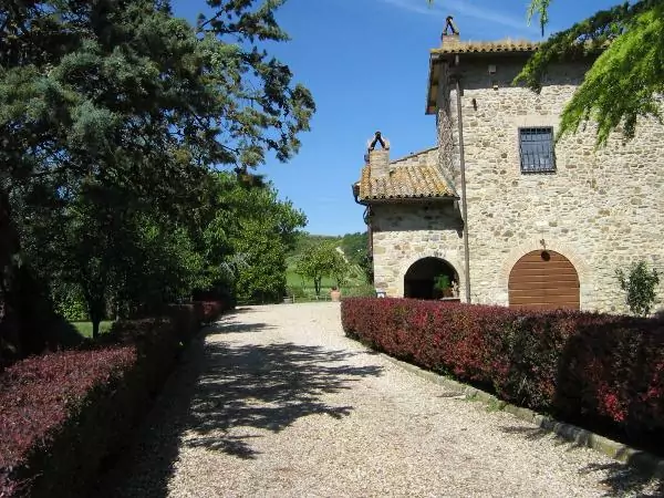 TRAUMHAFTES BAUERNHAUS IN UMBRIEN – ITALIEN