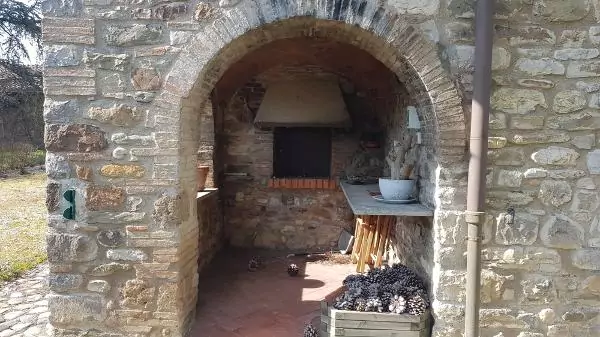 TRAUMHAFTES BAUERNHAUS IN UMBRIEN – ITALIEN