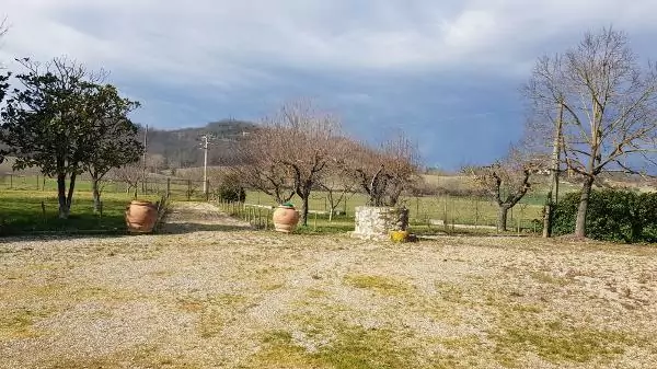 TRAUMHAFTES BAUERNHAUS IN UMBRIEN – ITALIEN