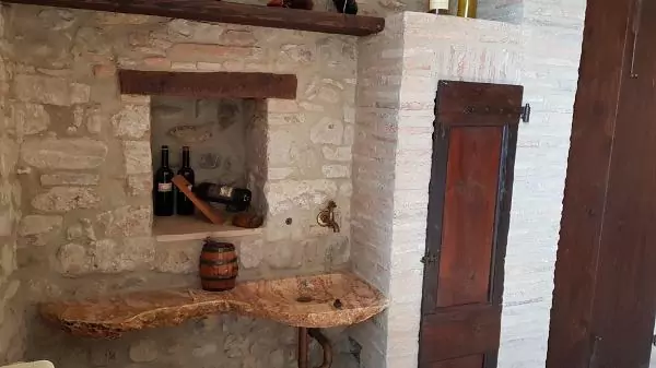 TRAUMHAFTES BAUERNHAUS IN UMBRIEN – ITALIEN