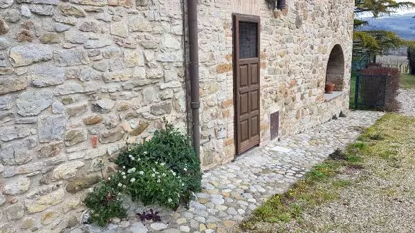 TRAUMHAFTES BAUERNHAUS IN UMBRIEN – ITALIEN
