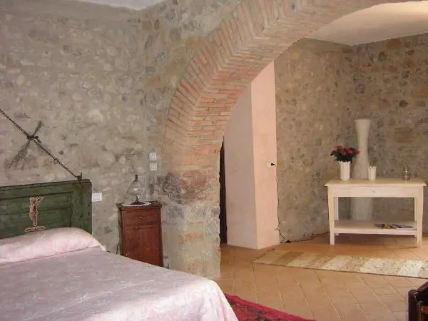 TRAUMHAFTES BAUERNHAUS IN UMBRIEN – ITALIEN