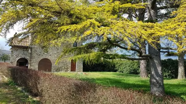 TRAUMHAFTES BAUERNHAUS IN UMBRIEN – ITALIEN