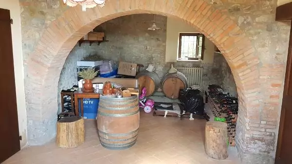 TRAUMHAFTES BAUERNHAUS IN UMBRIEN – ITALIEN