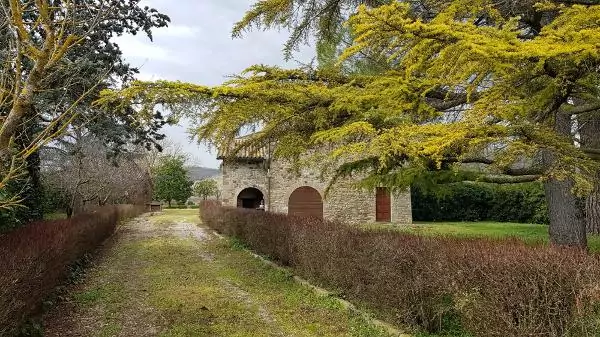 TRAUMHAFTES BAUERNHAUS IN UMBRIEN – ITALIEN