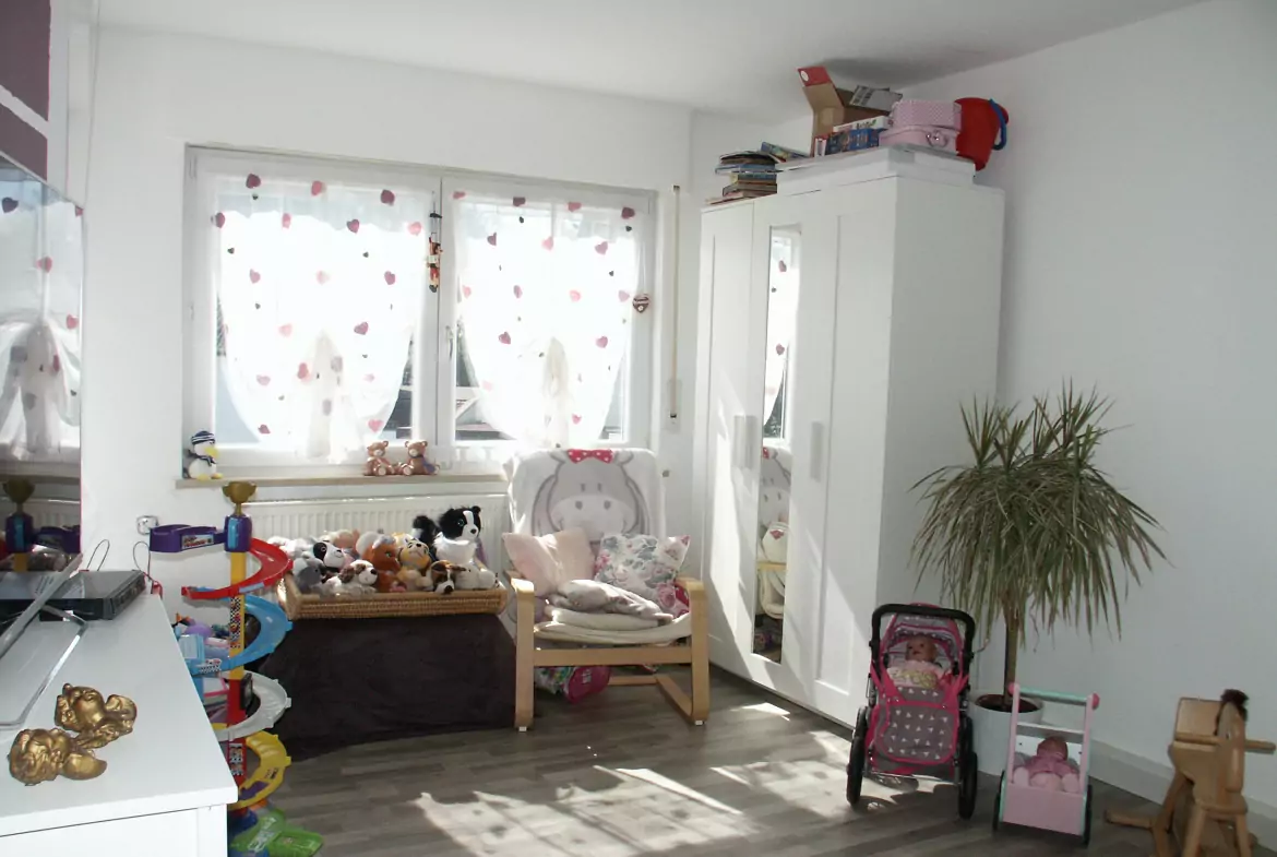 Familienidyll am Schmuttertal – Charmantes Einfamilienhaus mit Wintergarten, Pool und viel Potenzial
