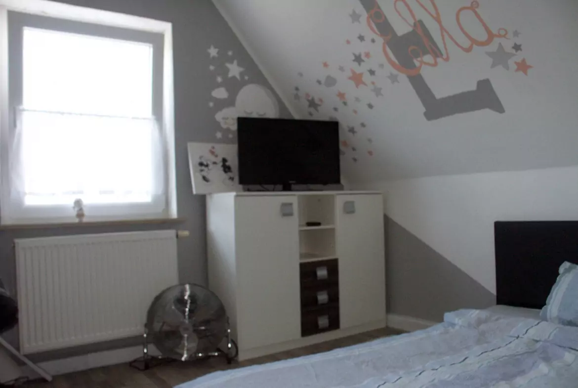 Familienidyll am Schmuttertal – Charmantes Einfamilienhaus mit Wintergarten, Pool und viel Potenzial