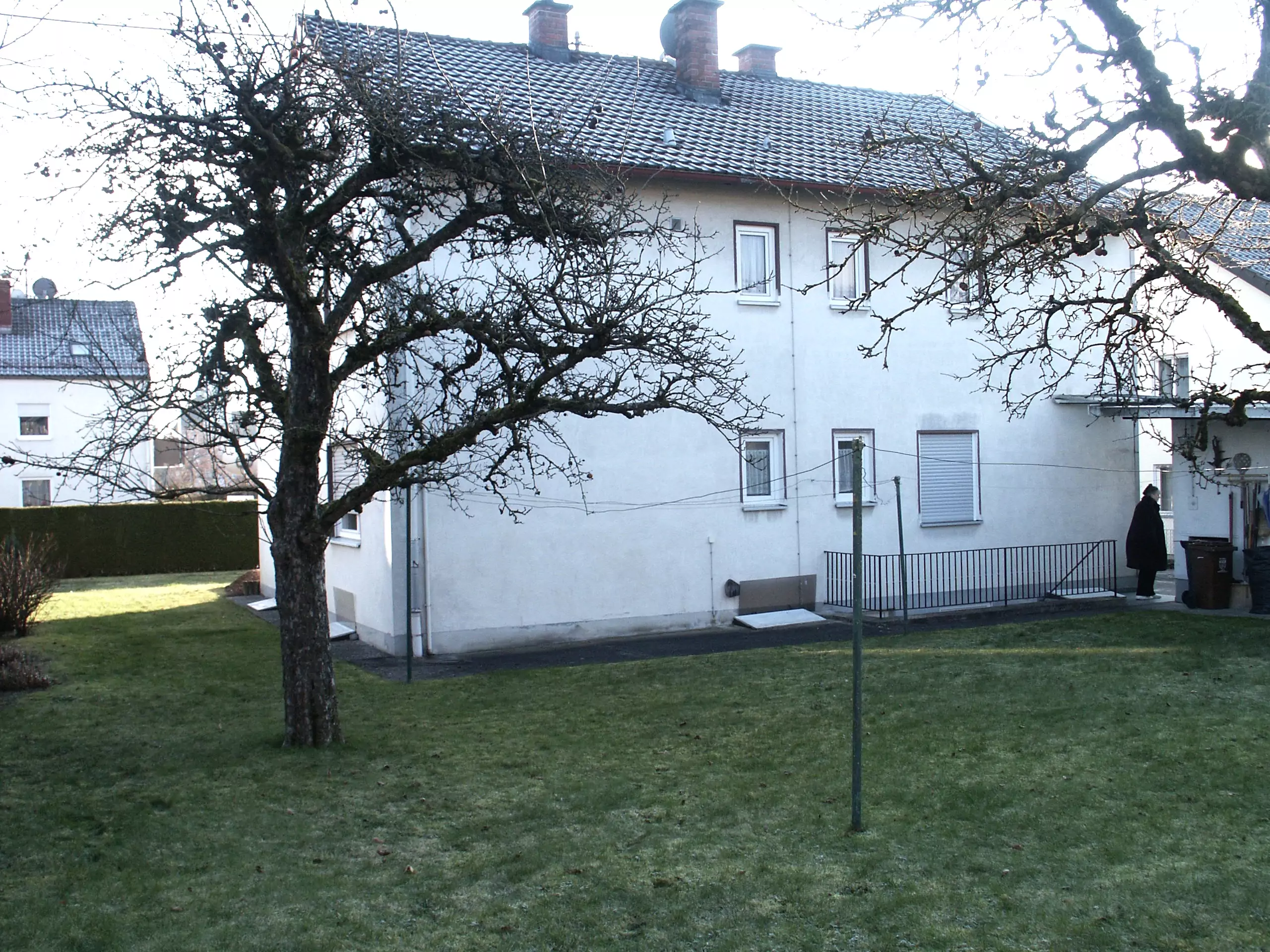 Charmantes Zweifamilienhaus mit großem Potenzial für Handwerker