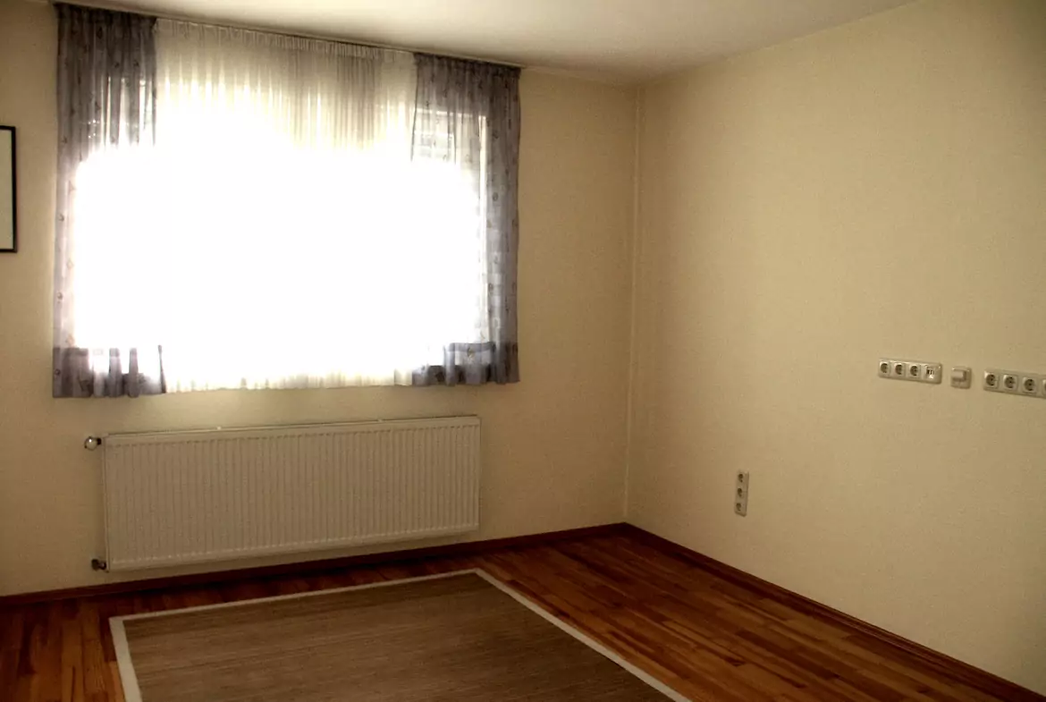 Charmantes Zweifamilienhaus mit großem Potenzial für Handwerker