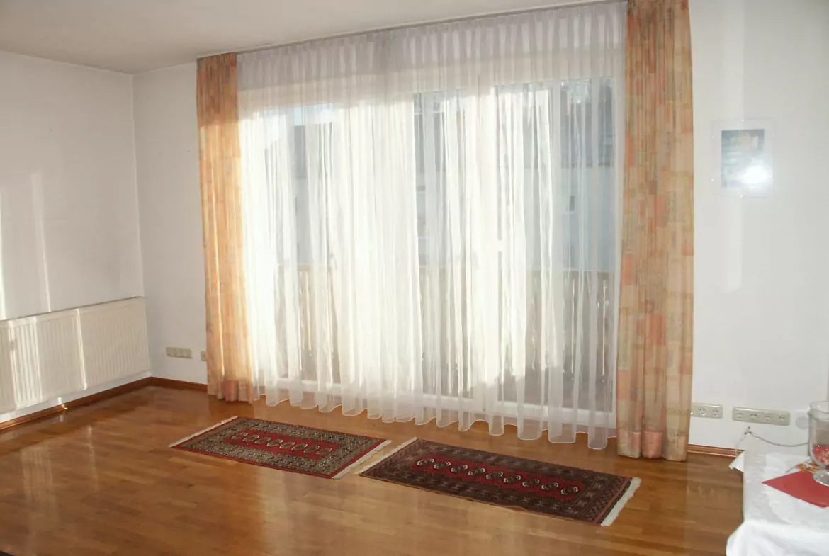 Charmantes Zweifamilienhaus mit großem Potenzial für Handwerker