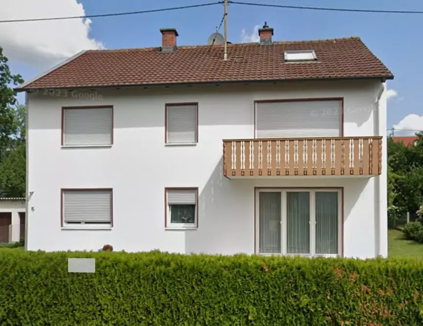 Charmantes Zweifamilienhaus mit großem Potenzial für Handwerker